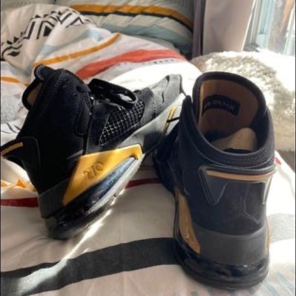 270 Mars Air Jordan’s, 6.5 Youth / Womens 8 - Picture 3 of 5